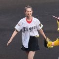 京都出身のトラウデン直美　人生初甲子園で始球式「８５点」「もう１回やりたいです！！」