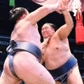 40歳玉鷲 3連勝も「やっと初日」