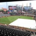 ＭＬＢオールスターでハプニング　突然の雷雨で選手たちがベンチへ→内野に全面シート　ナ・リーグの打撃練習中