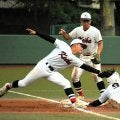 受け継いだエースナンバー、京華商の双子の投手　高校野球東東京大会