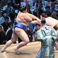 横綱・大の里が初黒星 王鵬に敗れる