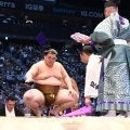 王鵬が横綱大の里から大金星 大相撲