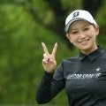 ルーキー平塚新夢が首位発進 女子下部