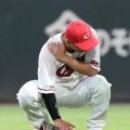 広島・中村奨成は「右肩肩鎖関節損傷」