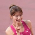 【陸上】中島ひとみ白トップスデニムコーデで誕生日にギュッと抱き締めた「一生推し」の相手とは