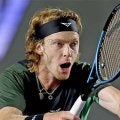  第1シード 逆転負けで決勝進出逃す 
