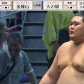 「防災グッズになるレベル」新横綱大の里、“分厚すぎる”53本の懸賞を受け取る姿に騒然「ものすごい懸賞」