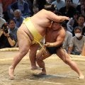 翠富士 優勝あきらめず「あと9連勝」