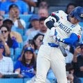 大谷翔平は「本当に馬鹿げてる」　33号に米メディアどよめき…しかも逆方向「スタンド中段」