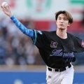 【ロッテ】SixTONESジェシーが始球式　ロジンたっぷり、サインに首振り、大暴投で観客沸かせる