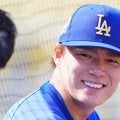 ド軍記念撮影でファンが気づいた違和感　山本由伸が謎の巨大化に「勝ちたかったんだな」