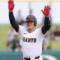 巨人・岡本が復帰戦でいきなり左翼線へ先制タイムリー二塁打　２軍・ロッテ戦に「４番・ＤＨ」で約３カ月ぶり実戦　特大ファウルに歓声も