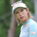「夏の女神」「なんて美スタイルなん」　人気女子ゴルファーが「夏休みっぽい夏休み」報告　真夏の太陽の下のプールで超開放的　「犬になりたい」の声も