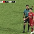 J2の“遅延行為レッドカード”が物議！「余計なプレー」「あの速度でキャンセルは無理」熊本FWの“46秒退場”でSNS論争