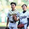夏の甲子園始球式　男女混合「ベースボール5」のユース代表が登場
