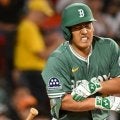 「ヨシダは打撃でも結果を残せていない」スタメン外が続く吉田正尚　レ軍ファンから”失望”の声「チーム構想に合っていない」