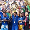 世界王者チェルシー表彰式の｢主役｣