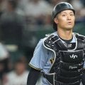 阪神新助っ人ハートウィグの1軍デビューを支えた、31歳捕手の＂神所作＂が話題　無死満塁のピンチも来日初勝利「細やかな気遣い、工夫が投手にとっても大きい」