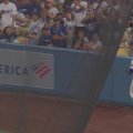 ドジャース戦中継で映った微笑ましい光景 急接近したテオファンがテンションMAXに