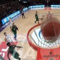 衝撃の84秒で8ポイント→SNS騒然「俺たちの吉井」がトレンド入り「凄すぎた！」吉井裕鷹が倒れながらミラクルショットを沈めた瞬間【バスケ日本代表】
