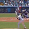 なんだこれは…？ 大谷翔平、エグい160キロ剛速球を“膝元ズバン”「えげつない」相手打者が手も足もでない“見逃し三振”「ビタビタだな」