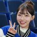 かわいすぎる27歳台湾チア、スラリとした二の腕見える白タンクトップ姿でアイスクリーム堪能