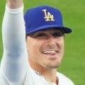 キケ・ヘルナンデス、日刊スポーツ撮影の写真にご満悦？「サザエさんヘア」でのリハビリショット