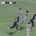 「すげー荒れた試合」ペナルティエリア内のタックルをノーファウル判定→OFRで一転PKに… 「主審も嫌だよな」OFR2回退場2人の“大荒れ試合”を捌くレフェリーにファンから同情の声