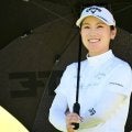 24歳美女ゴルファーが「岡山」オフショット披露　シャインマスカットより小顔？　デコルテ全開のノースリーブ姿がまぶしい