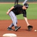 阪神 佐藤輝と中野がスタメン復帰