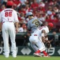 広島　ピースナイターで内野陣がエラー連発　モンテロ、佐々木泰が大瀬良の足を引っ張る　無安打で先制許し、右腕も暴投で２失点目　２回で３失策