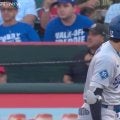 大谷翔平が“ポンッ” なつかしき元相棒との再会…中継カメラが捉えた微笑ましい光景
