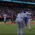 めっちゃウケる… 大谷豪快弾→フリーマンの“出迎えポーズ”が話題に「これはアカンw」「何度見てもじわじわくる」