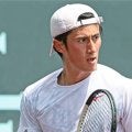  トゥロター 19歳新星下し初戦突破 