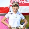 “ゴルフ界の北川景子”植手桃子、始球式を終えて仲間とほっこりやりとり