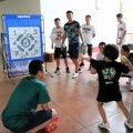 子どもたちが高校球児と野球体験　野球に興味をと鳥取県高野連企画