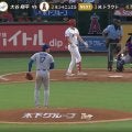 大谷翔平が「叫んだ」 自らの160キロ豪速球がファウルで三塁ベンチへ…一瞬「ヒヤリ」もエ軍ベンチは笑顔で合図 古巣戦の一幕に反響