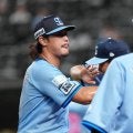 西武・高橋 右脇腹付近に打球受け降板