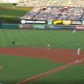 バケモノかよ！大谷翔平、片手スイングで“まさかの光景”「スゴい音だな」弾丸ライナーがライト線を“爆速通過”「誤審に負けない」