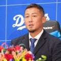 【中日】引退の中田翔、目を赤らめて涙…同僚サプライズ登場　「一ファンとして応援したい」