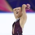 坂本花織が２連覇締め！「あらまぁ～」驚きのフリー、合計とも今季世界最高点！ラストＮＨＫ杯、地元関西で貫禄「次世代に譲るのはまだ数カ月待って」