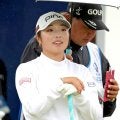 畑岡奈紗が首位で荒木優奈が1差2位