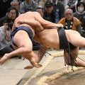 横綱豊昇龍にいきなり土　伯桜鵬に金星配給の波乱の初日　横綱大の里は小結高安を下す