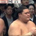 「俺の一年分の給料が一日で」「懸賞金すごい」横綱・大の里、圧巻白星スタート 大量の懸賞金にネット騒然