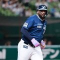 日本ハム、2冠レイエスと契約延長発表「とても幸せ」　マルティネスも残留で来季9年目