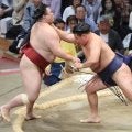 横綱・豊昇龍が初白星　金星配給の初日から切り替え「立ち合いが甘かったのは僕のせい」