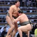 197センチの天昇山 旭富士に敗れる