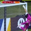「手放したらあかん」アメリカ→日本の17歳GK、“海老反りセーブ”が脚光！「スーパーだ」バックステップからワンハンドパンチ