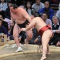 朝紅龍が無傷の３連勝　「毎日一喜一憂せずにやりたい。心をロボットのようにして、力を出し切れたら」