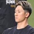 オリ西川龍馬がトライアウト現地観戦　元同僚のカープ野間、堂林と先輩・松山らのプレーに熱視線